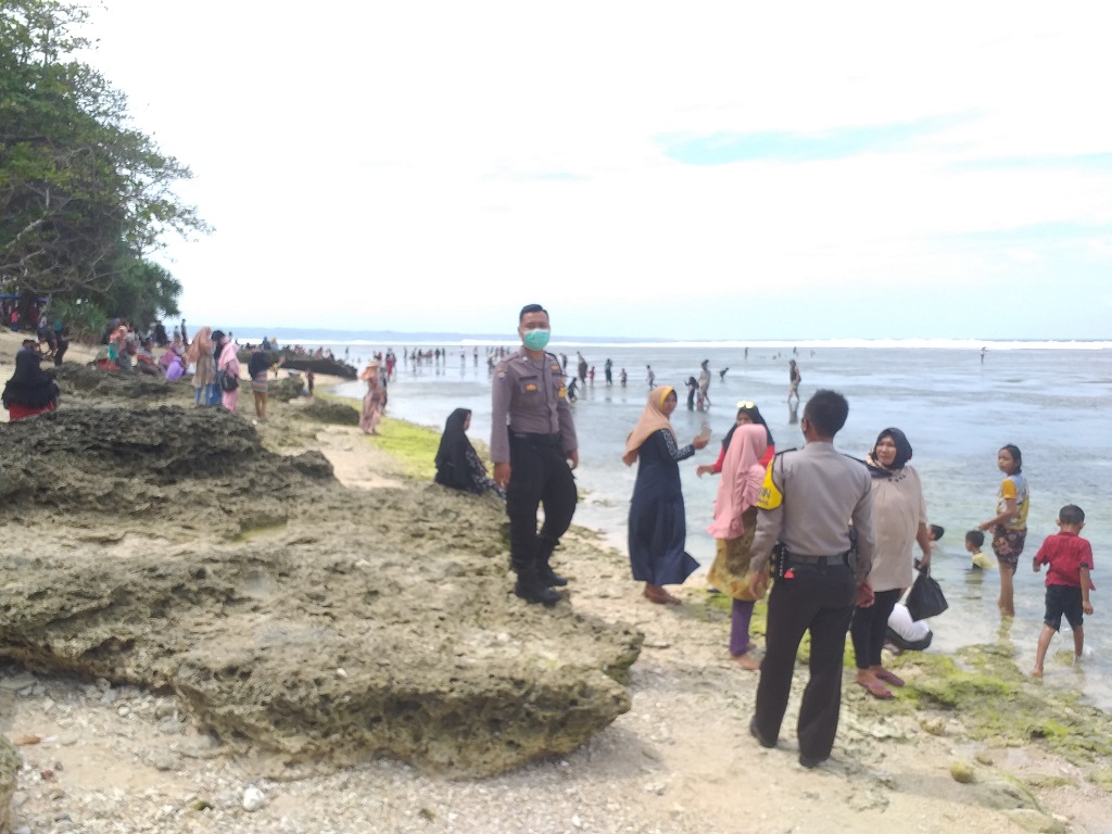Pantai Cukoh Kaur Alternatif Wisata Bahari