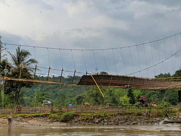 Jembatan putus