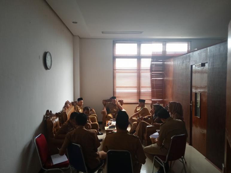 Rapat persiapan perencanaan pembangunan jalan lingkungan di Padang kempas 
