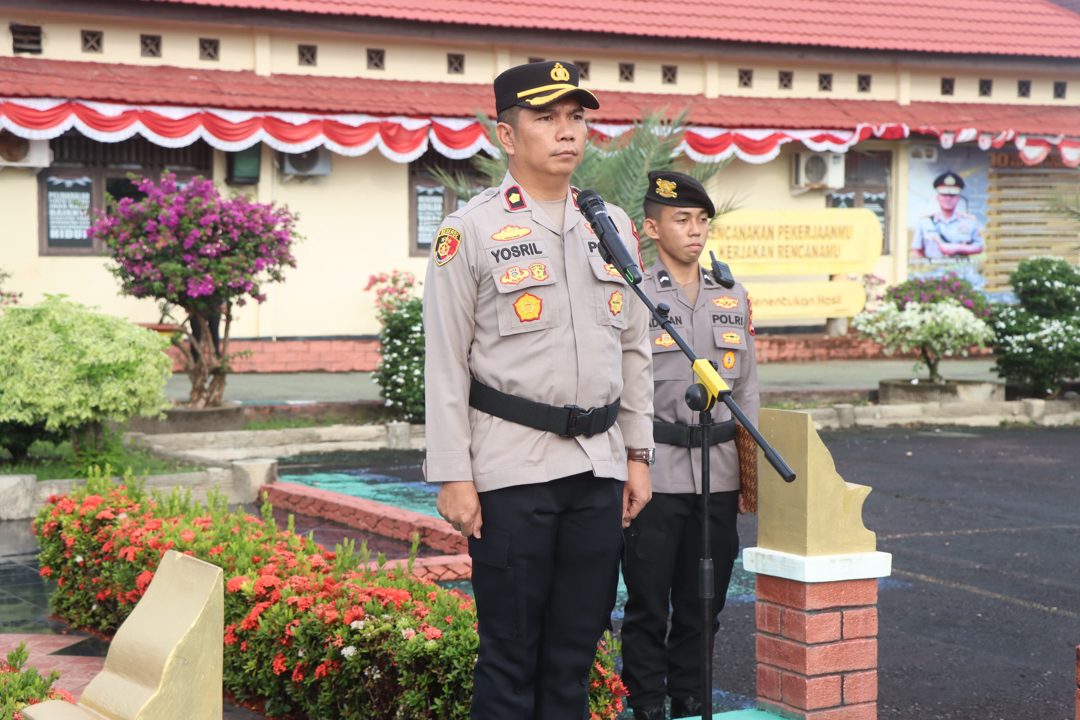Poto Waka polres pimpin upacara 