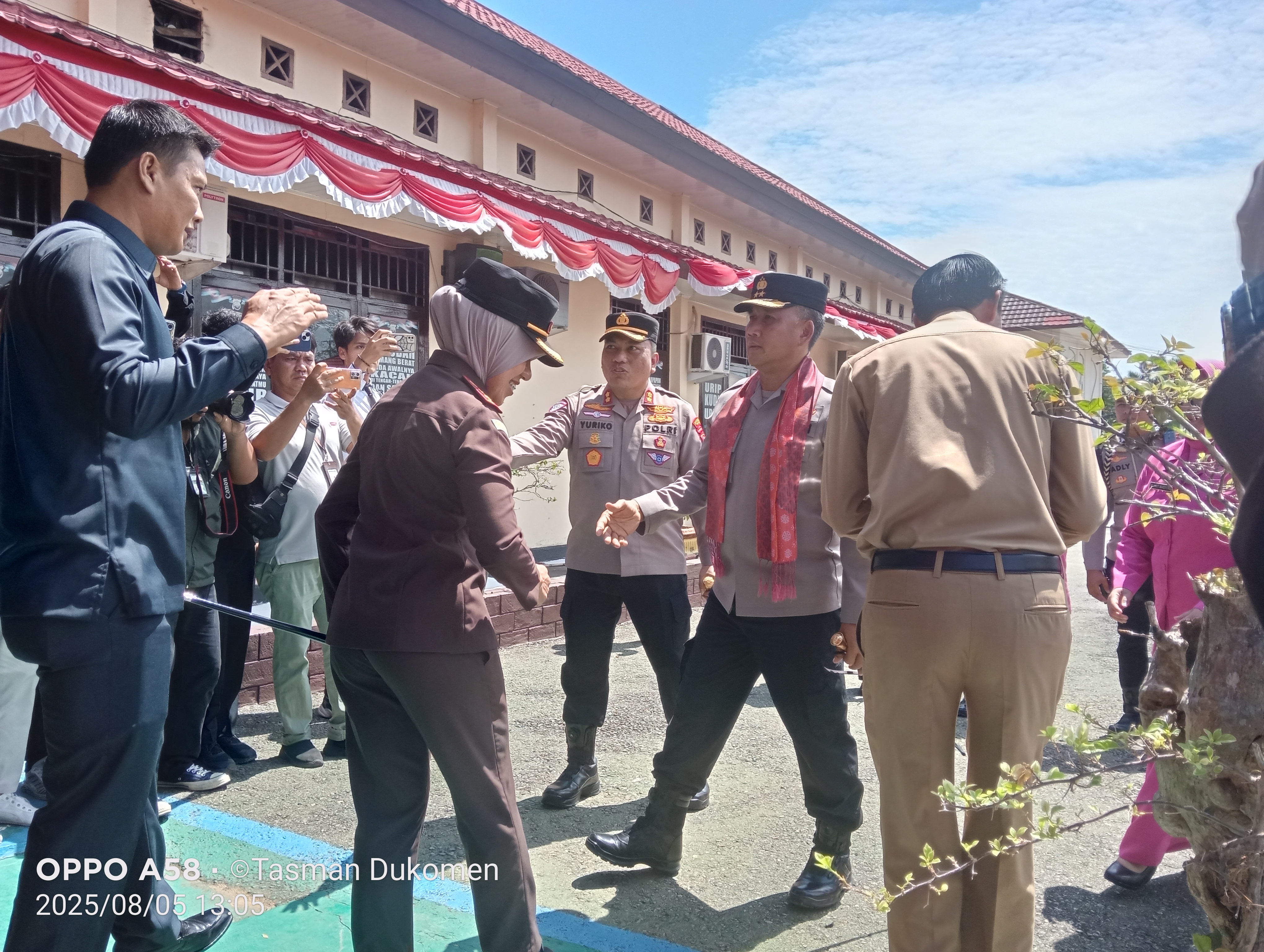 Poto Polda saat tiba di Mapolres kaur